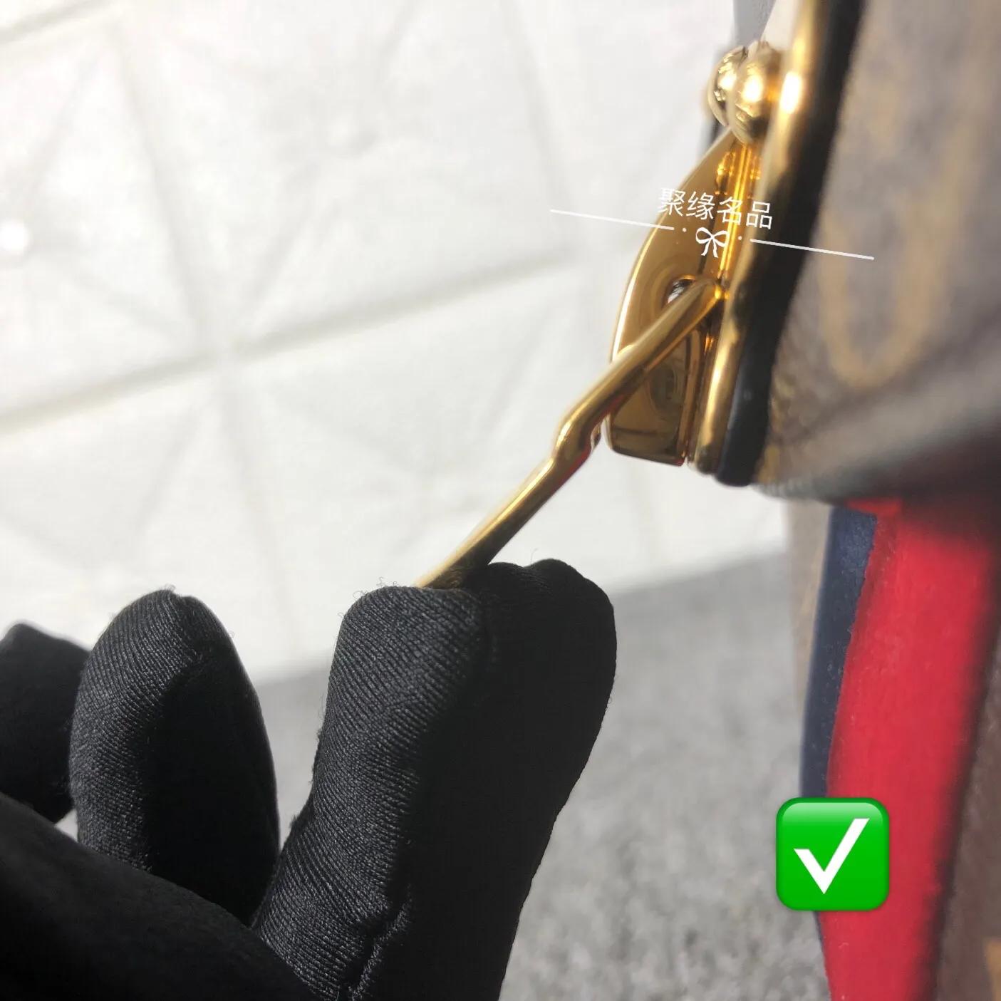 朋友从国外带回来的宝贝,朋友出去旅游带回的礼物