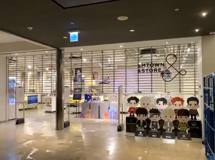 SM对待fx太狠了！“小卖部”搬迁，fx绝版CD被工作人员私卖