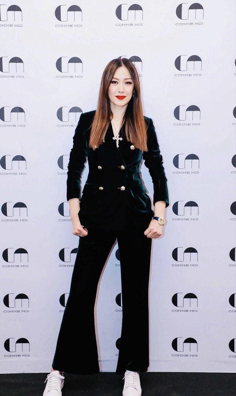 琦琦和任达华图片,任达华与琦琦走秀视频