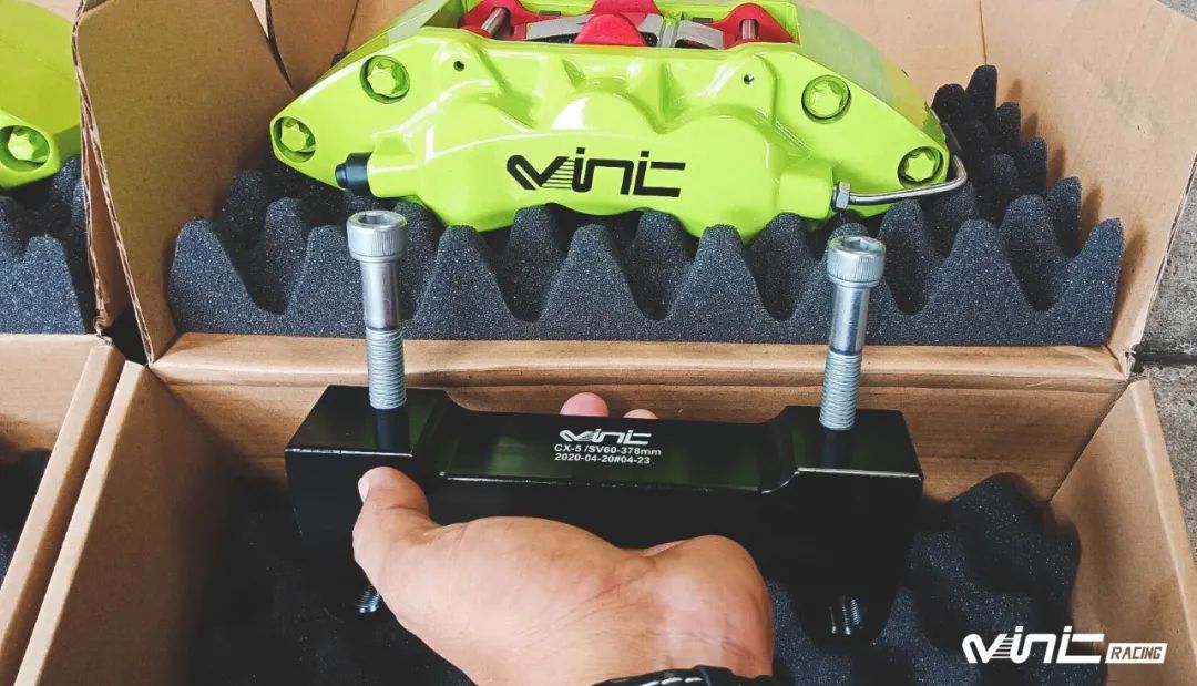 马自达CX-5刹车改装升级VINIC街道版六活塞鲍鱼套装