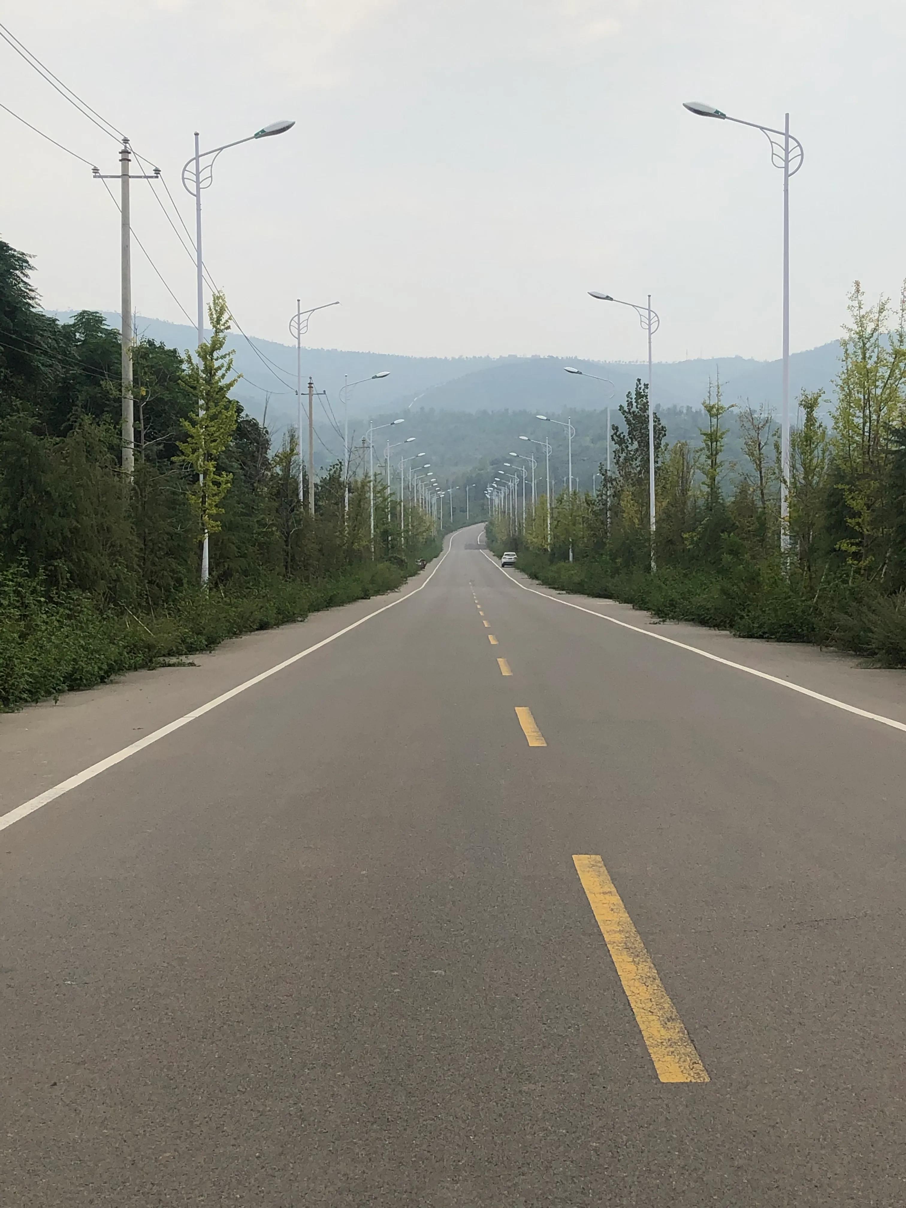 河南洛阳万安山,洛阳远眺万安山