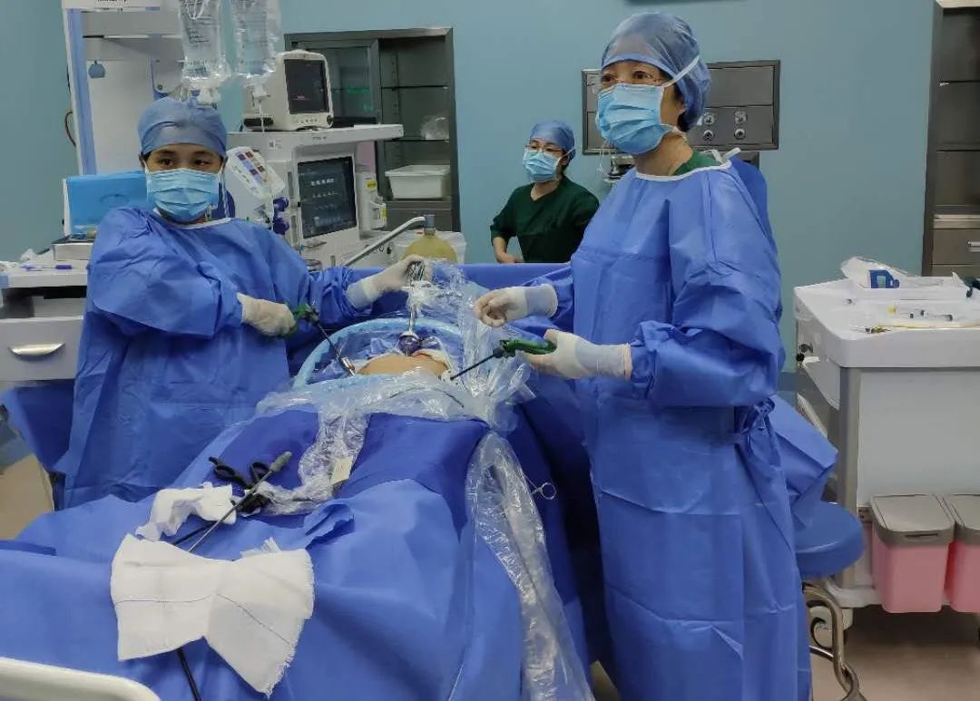 山东医专第一附属医院妇科副主任李方凤：一双巧手解无数顽疾二十载行医润物无声​