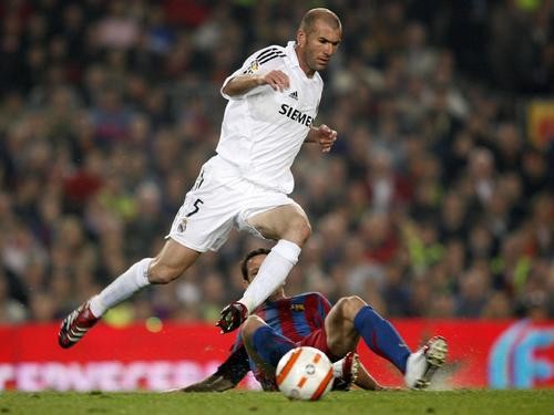 实况足球手游五大最强中锋,实况足球克圣双前腰踢哪边