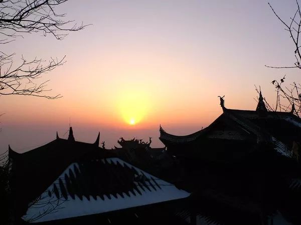 华蓥山最高海拔多少,华蓥山在四川算大的吗