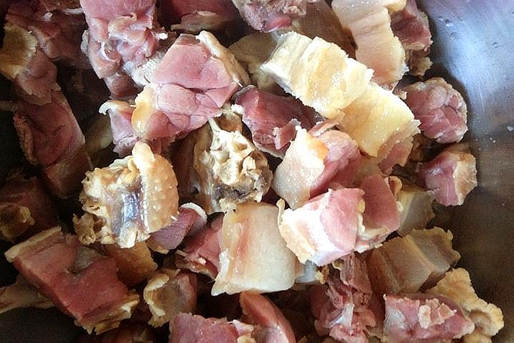 腊鸭腿最简单的吃法,腊鸭腿正宗做法