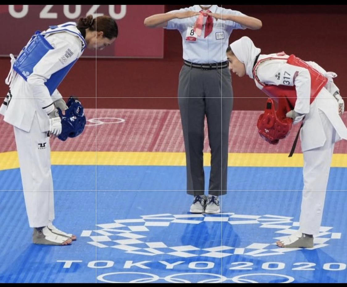 伊朗难民击败母国队友，22岁“叛逃”，伊朗民众为何给她欢呼点赞