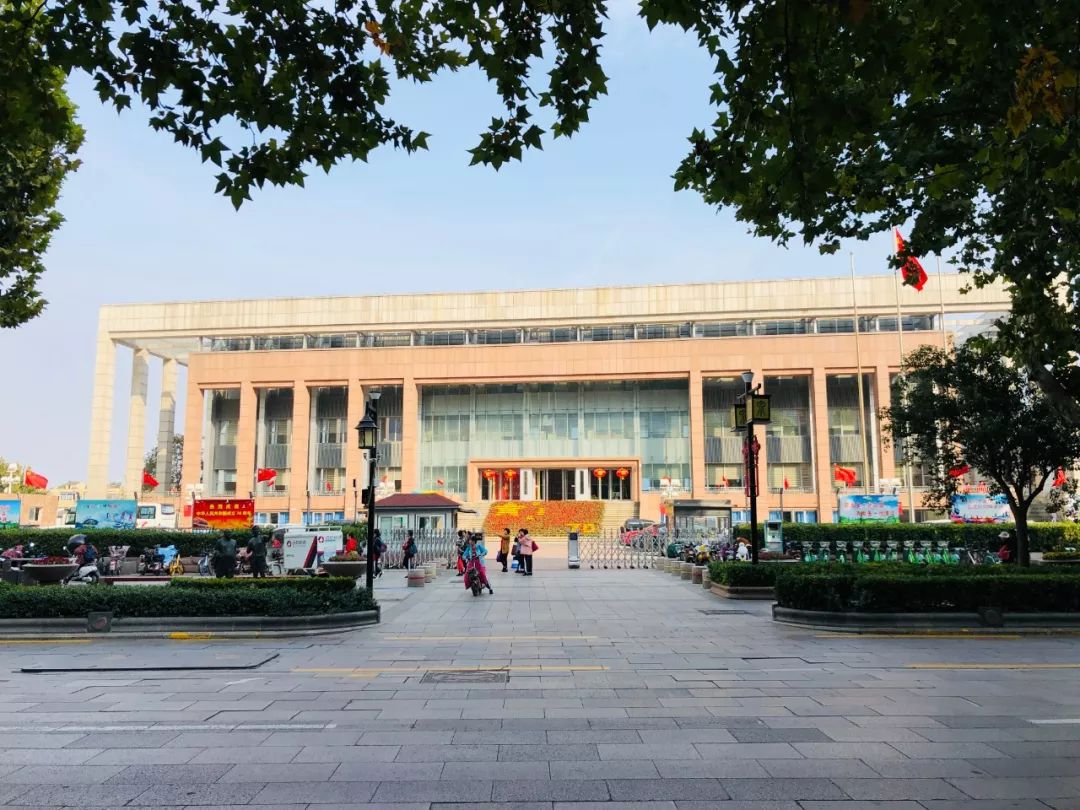 济南泉城路最新变化,济南泉城路限时步行吗