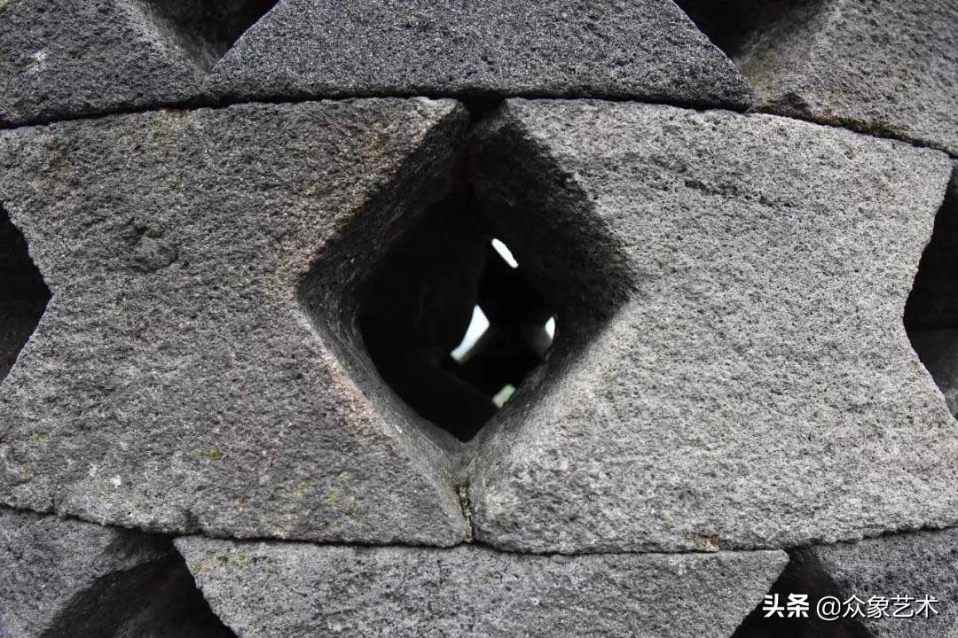世界最大的佛寺在哪里,婆罗浮屠塔附近寺庙