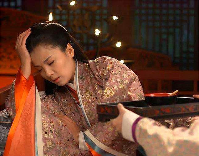 嬴荡为了魏颐跟芈月翻脸,芈月传中嬴荡和魏颐走到一起了吗