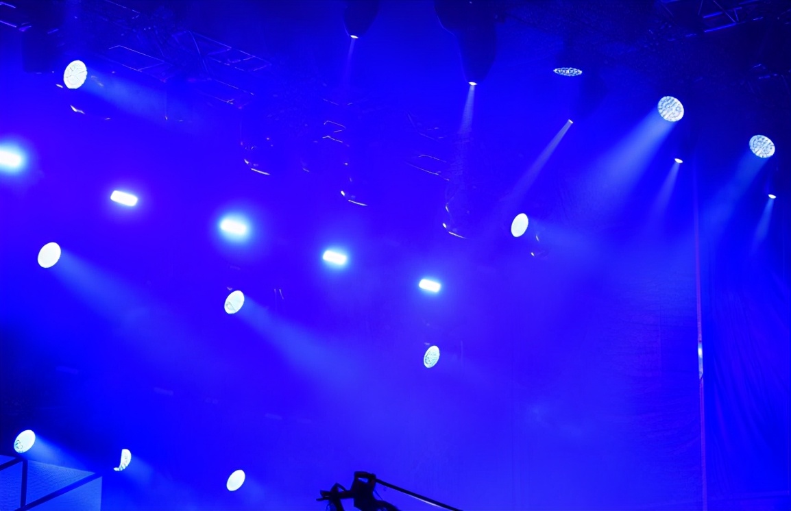 中年危机被辞退了怎么办,中年人的职场困境如何破局