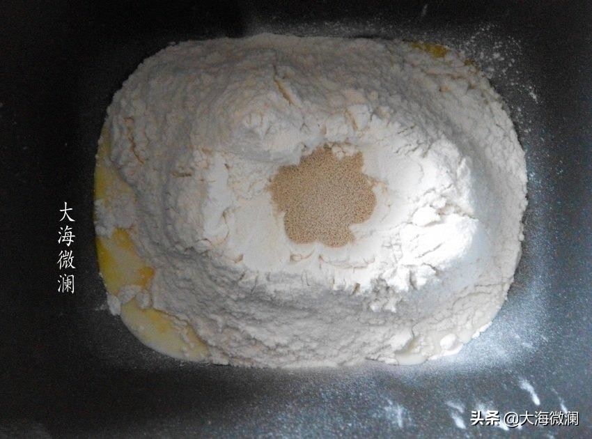只要稍加干预，面包机也能玩花样，柔软拉丝好吃到停不下来