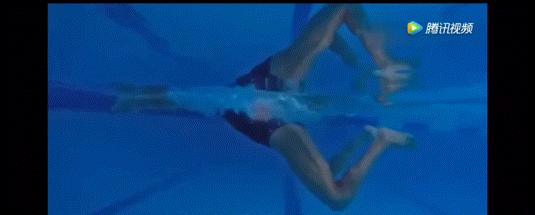 蛙泳怎么游得快还省力不下沉,蛙泳怎样才游得快又标准又轻松