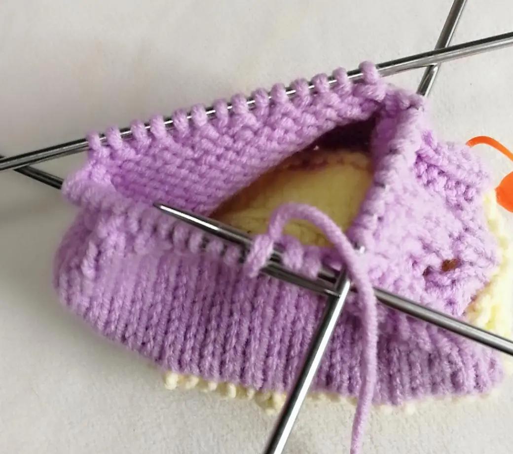 给你的宝宝织一双漂亮的毛线鞋吧,小孩毛线鞋织法5岁要织多少针