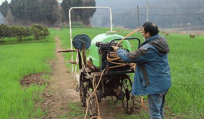 疫情防控和农机春耕两不误,抗疫春耕两不误安全保电到田间