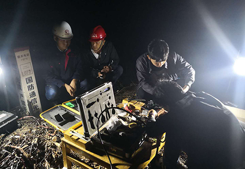 挖坏国防光缆为什么费用那么高,挖断国防光缆维修7小时