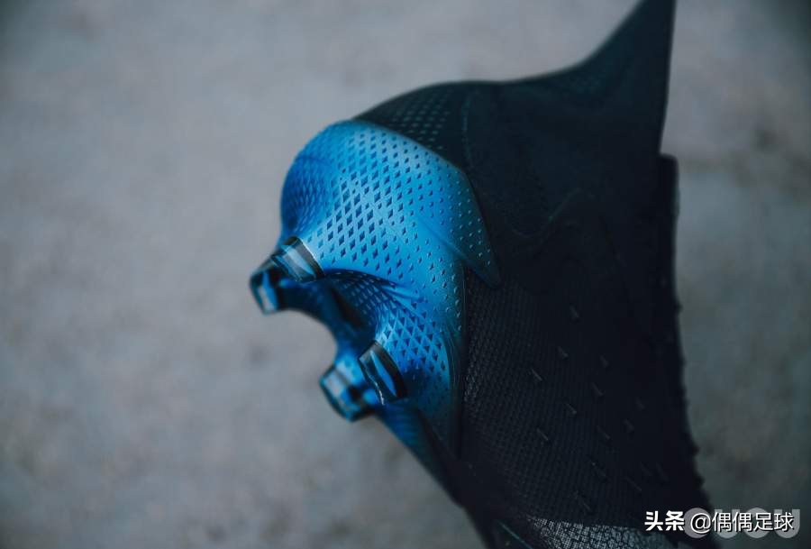 阿迪达斯lightstrike跑鞋,阿迪达斯climacool发售