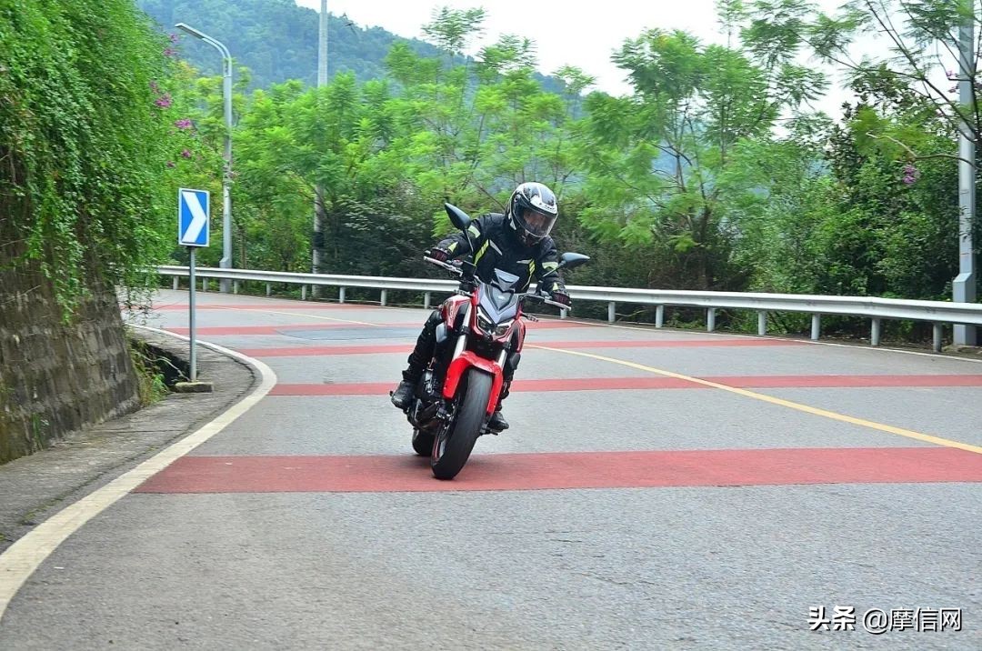 武装到牙齿的越野摩托,武装到牙齿的江铃驭胜s350