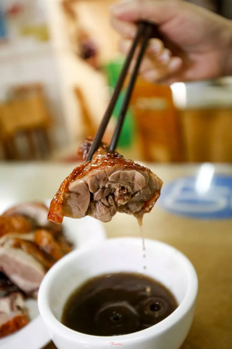 我们跟着本地人吃完这十家店，做了一份最靠谱的三亚美食线路