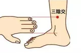 为啥脚后跟干裂起鱼鳞皮,脚后跟干裂小腿长鱼鳞