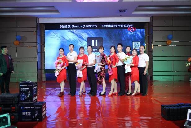 秋风送爽丹桂飘香秋雨绵绵,秋风送爽丹桂飘香秋意浓