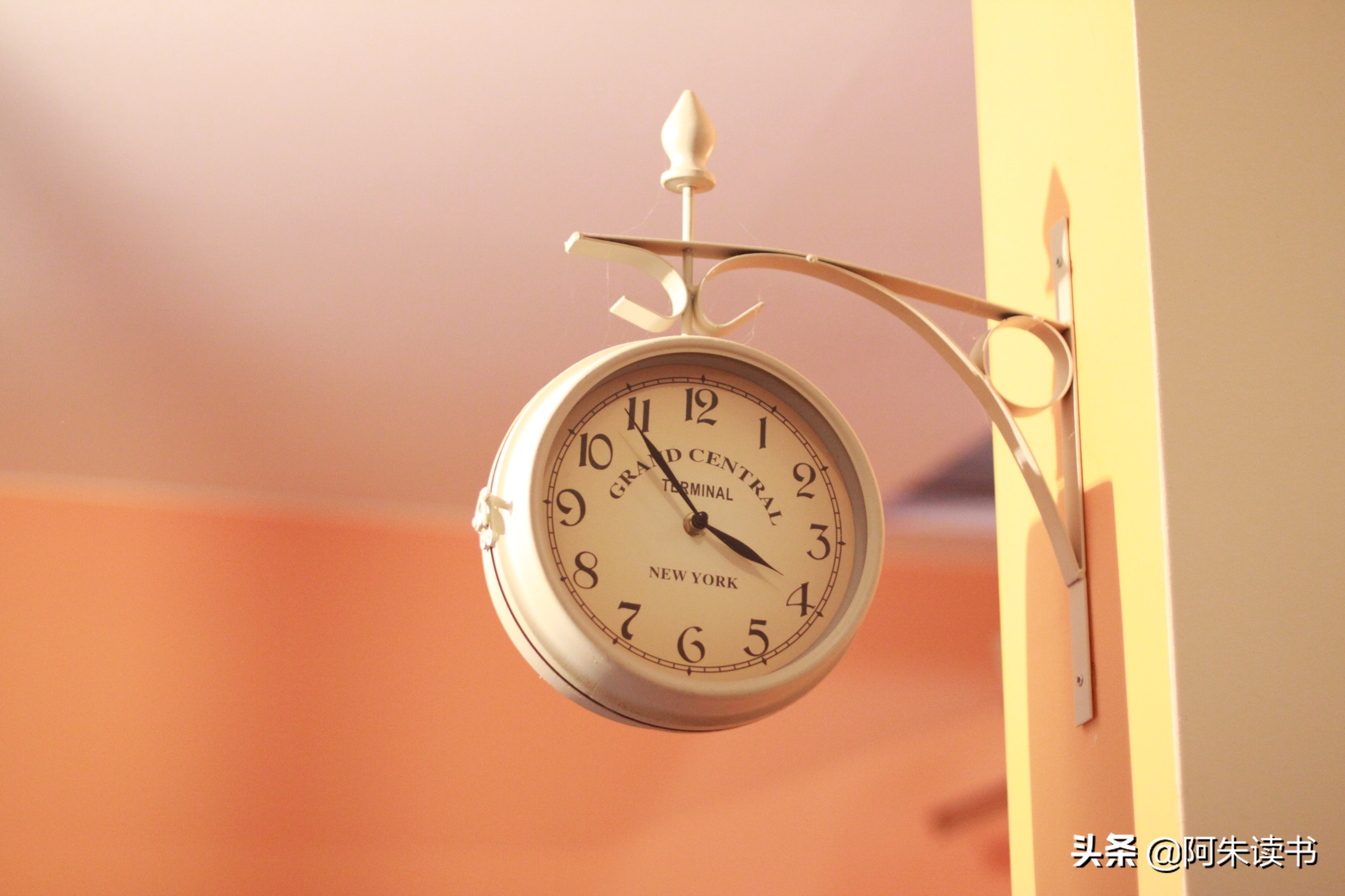 闹钟响了一遍又一遍就是不想起床,闹钟响一次就不响了