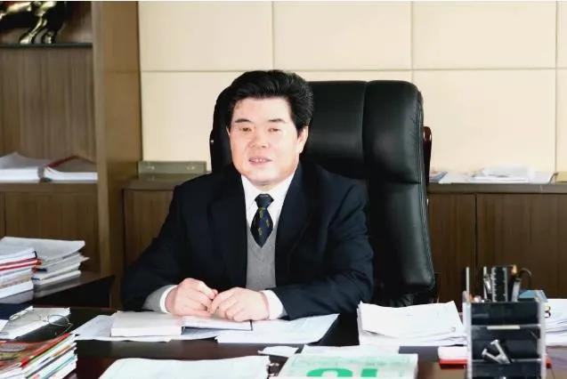 魔手伸进苹果供应链，6万*款贷**起步，余姚人王文鉴锻造光电之星