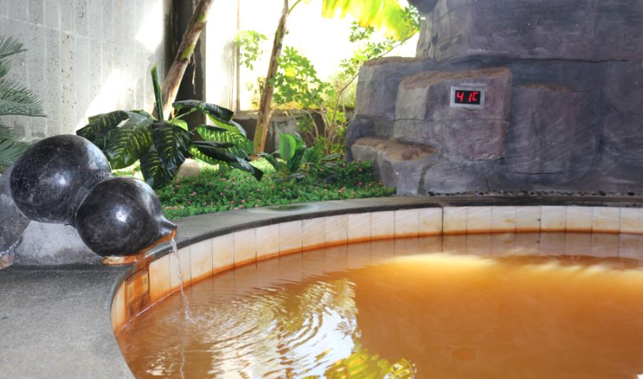 有家“咸温泉”？约你闲着就来泡