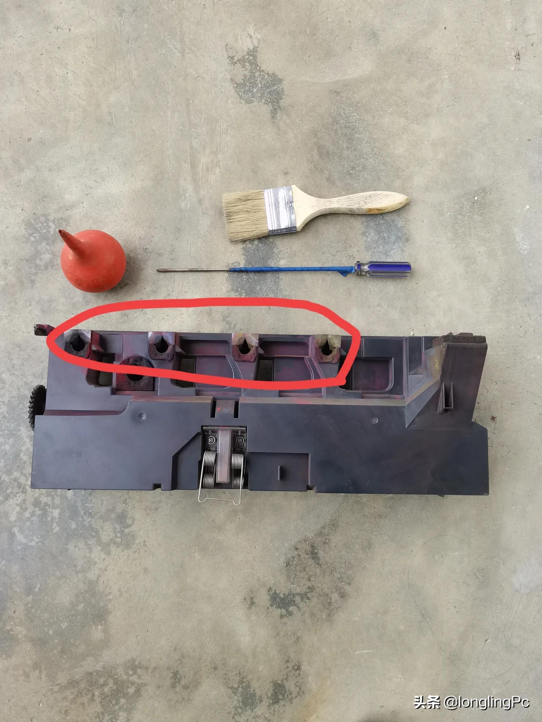 美能达彩色复印机提示墨粉不足,美能达c226废粉盒漏粉