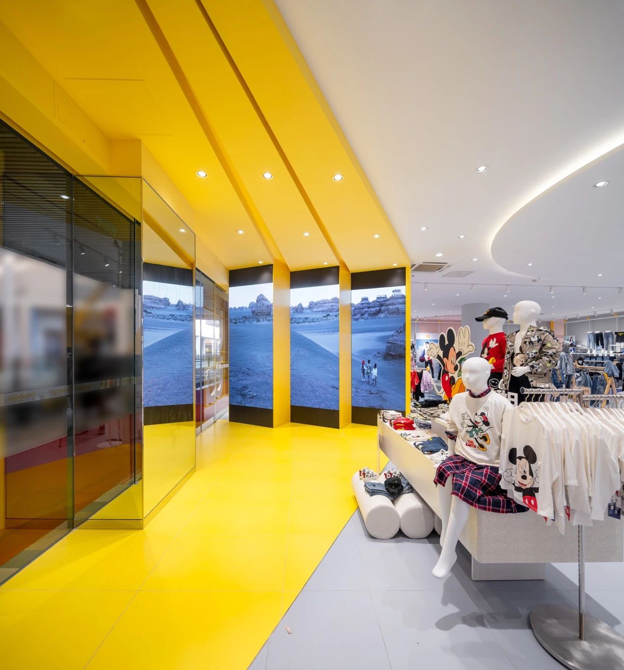 巴拉巴拉官方旗舰店2018年视频,巴拉巴拉杭州形象旗舰店