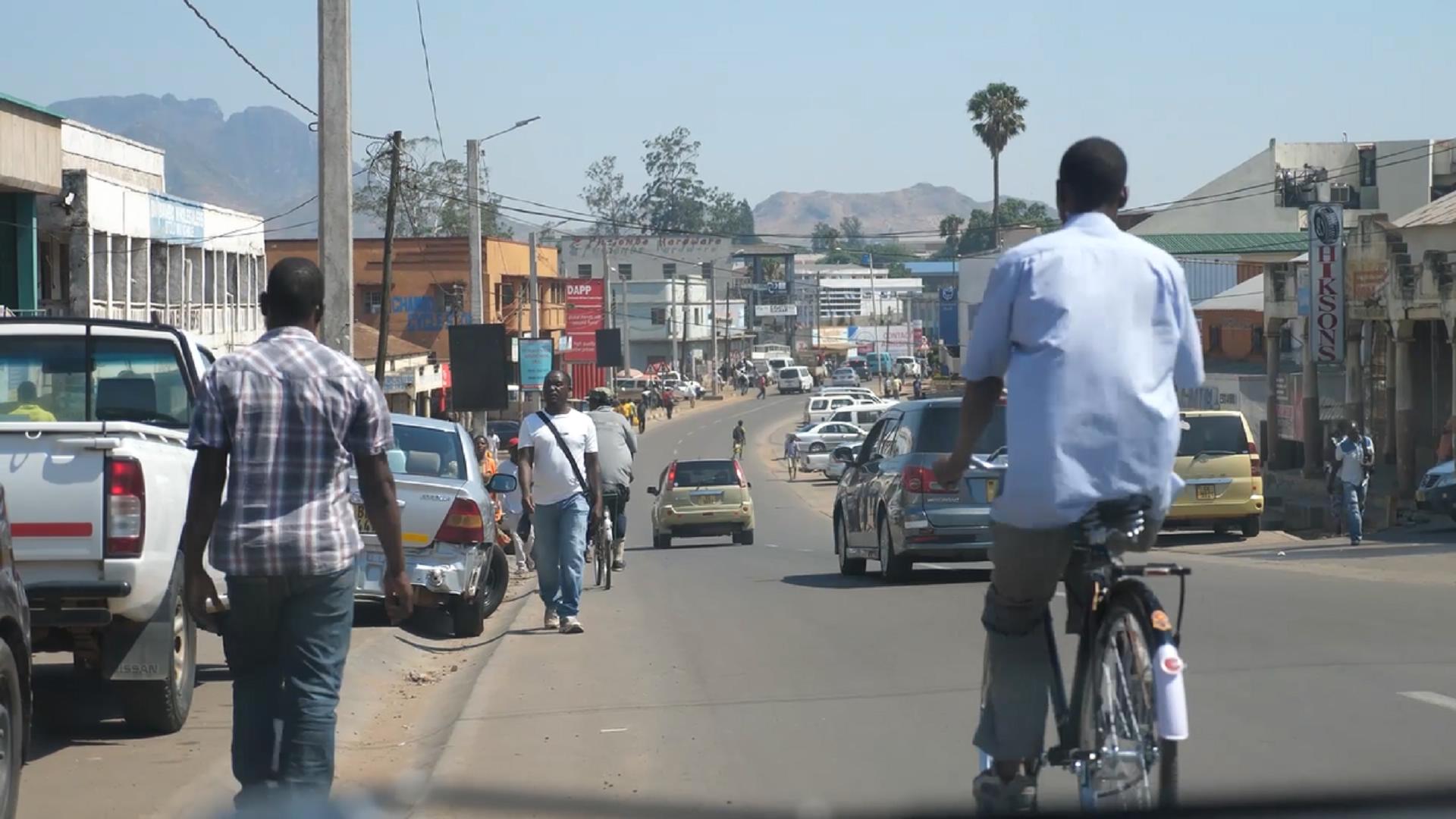 在非洲做生意一要命二求财,当它出问题,中国商人差点血本无归