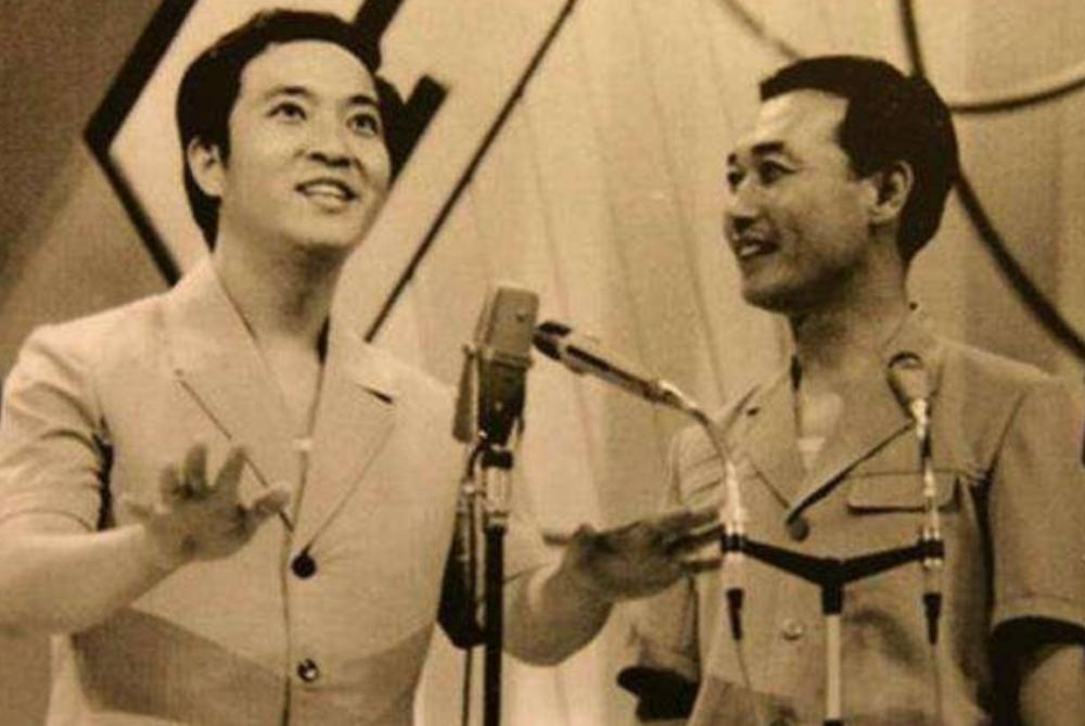 冯巩搭档牛群:被质疑贪污,64岁节目中晕倒,这些年他有多惨?