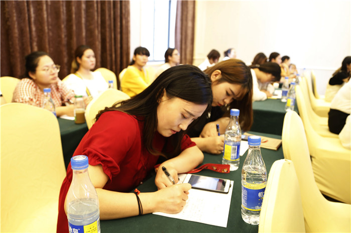 恒之成商贸2019第二届美容精英训练营开课了