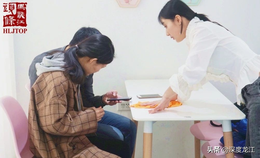 【冰城浮生记Day9】斜杠青年于浩洋：上得了讲台下得了柜台