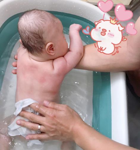 新生儿为什么那么难照顾,刚出生的婴儿脱发正常吗