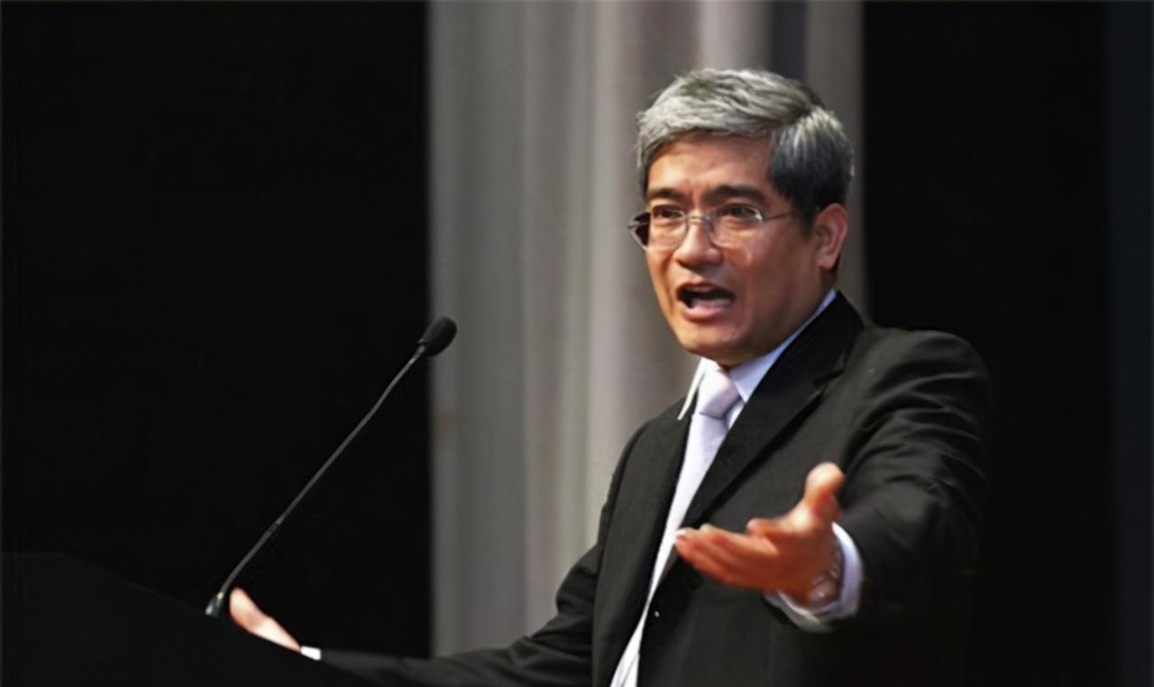 *咸平郎**教授:*养包**空姐3年,追回2套购房款,还差点送出900万债务