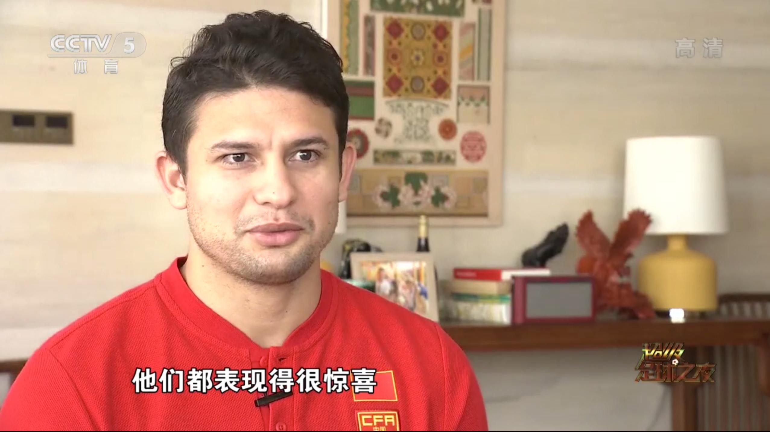 好爸爸！艾克森为儿子南漂广州，5岁儿子上海读书，他独居广州挣钱