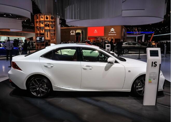 全新一代雷克萨斯es测评,全新一代雷克萨斯