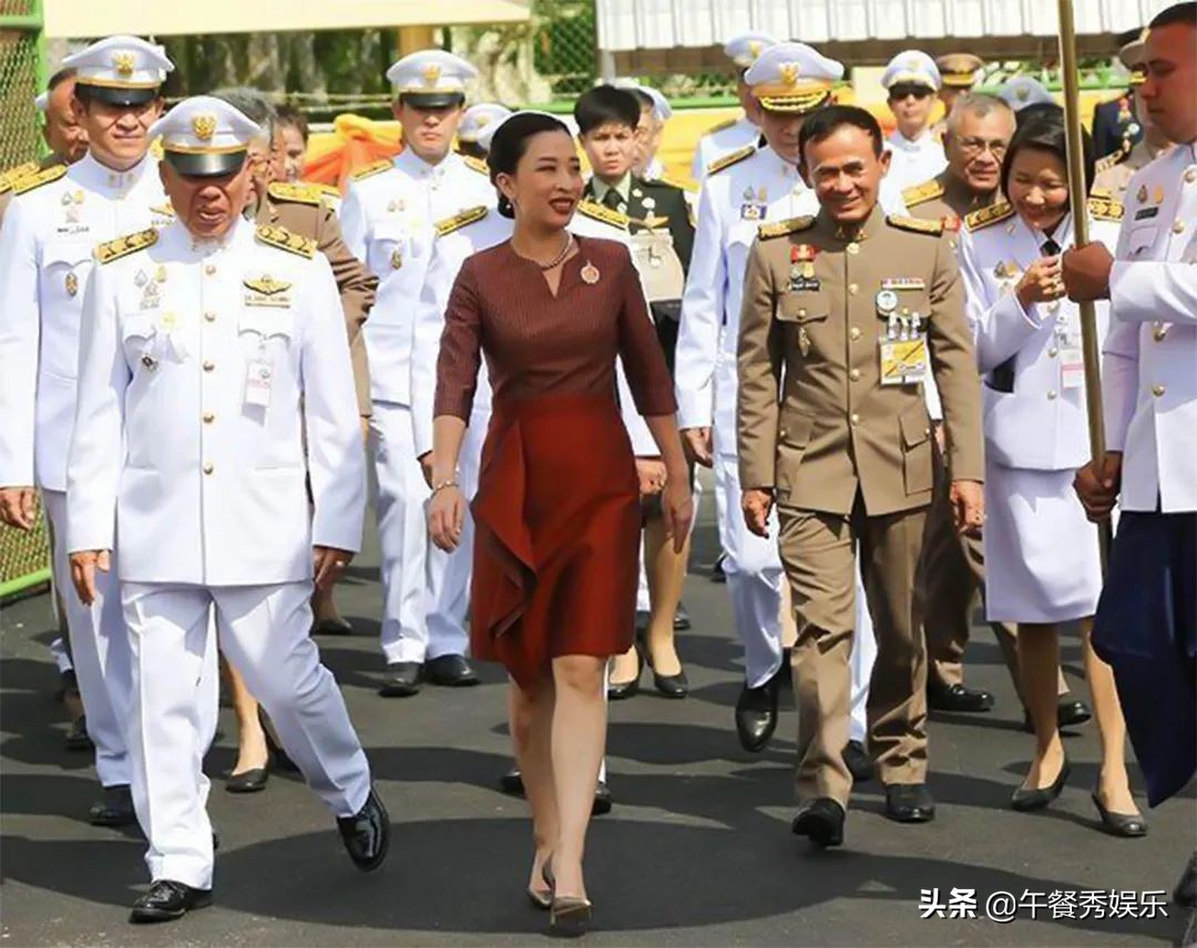 帕查拉被晋升为皇家卫队司令，地位直线飙升，提帮功压力越来越大