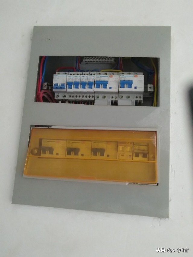 漏电开关跳闸复位按钮弹出,家里漏电开关老跳闸怎么办