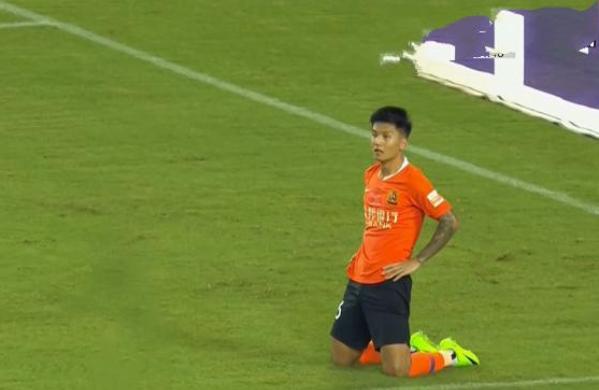 费莱尼进球被吹欧洲报道,费莱尼争议判罚跟18年世界杯比较