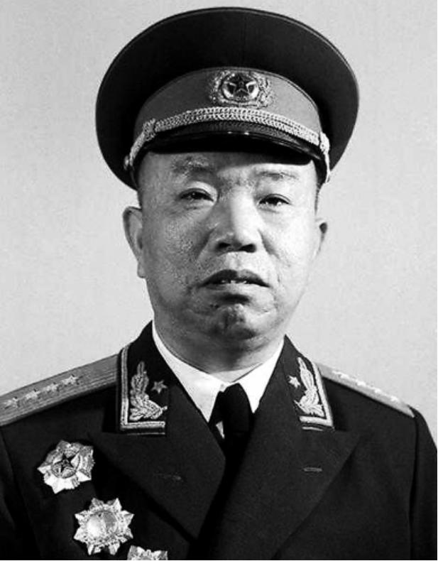 12年*世友许**之子许光查出肺癌，治疗时提出“三不”要求，感动世人