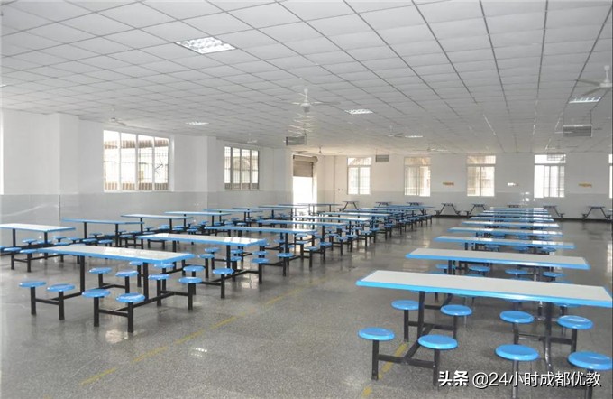 不用吆喝，学校办的好，家长最有发言权！孩子最有体验感！