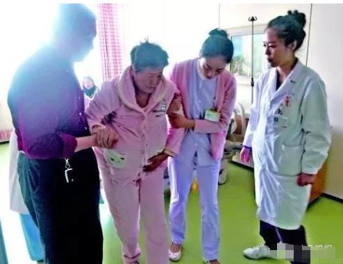 62岁嫁26岁小伙意外怀孕,62岁女子嫁给一个26岁小伙子