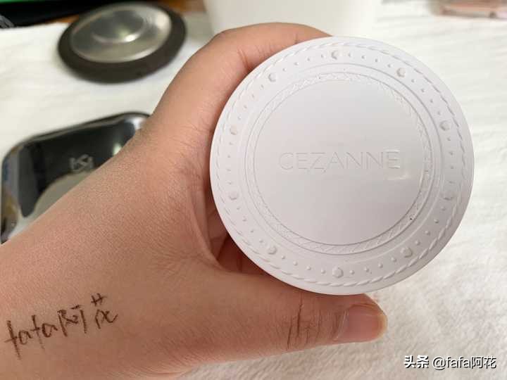 好用不贵的美妆单品,美妆博主有多少化妆品