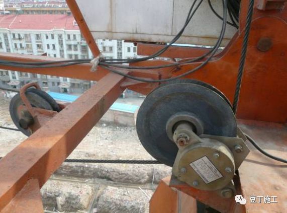 建筑工地常见的起重设备,建筑工地起重机械设备大全