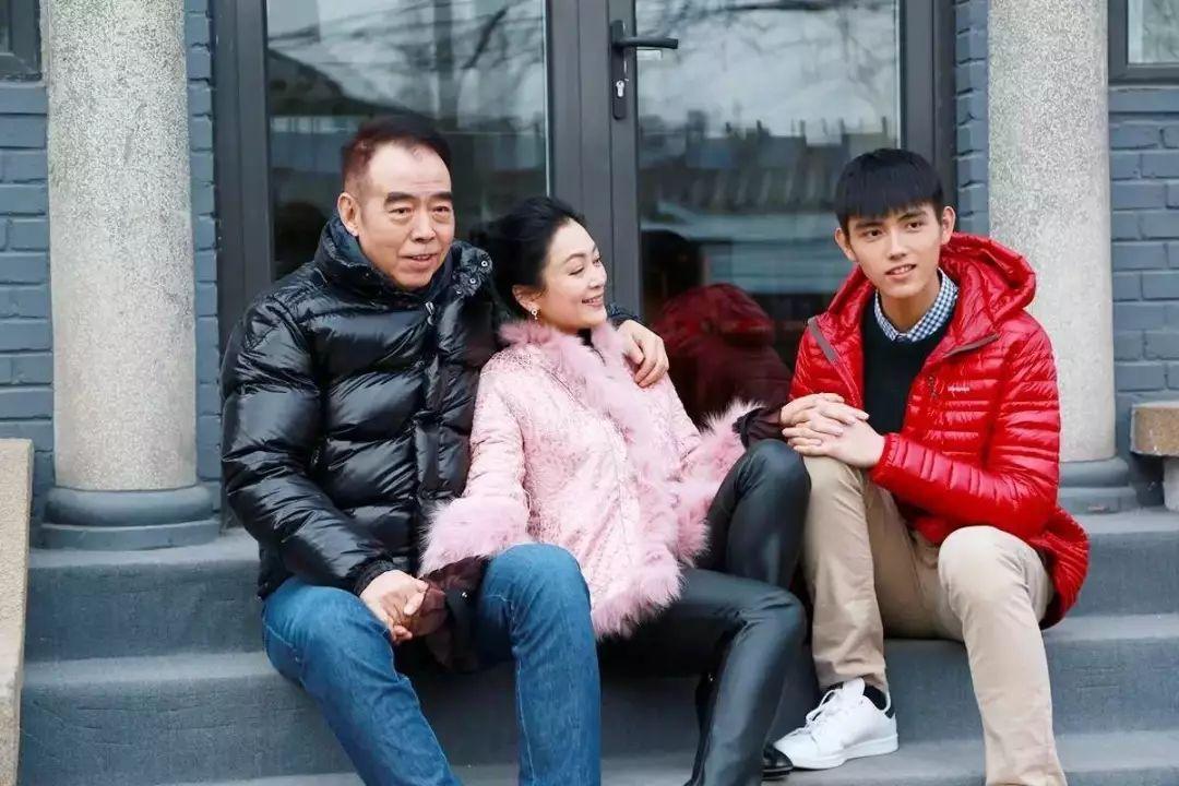 “央视台柱子”倪萍：与赵忠祥主持春晚多年，却在事业巅峰期隐退