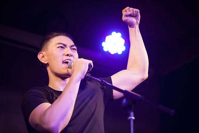 怎样克服唱歌咬字生硬技巧,如何克服咬字不清