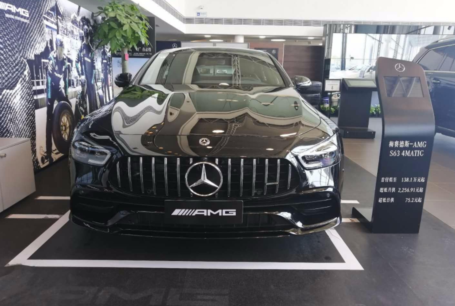 买车贴膜是不是全部免费贴膜,买新车4s店为什么不给手续