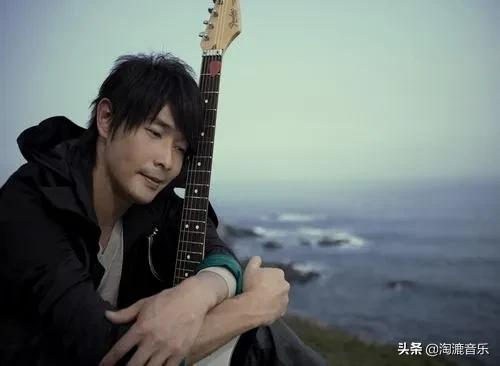 他用一首歌，把所有人困在一段*恋虐**里20年