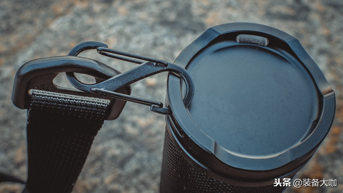 纳丽德圣火30手电筒适合户外吗,纳丽德圣火10手电筒怎么样